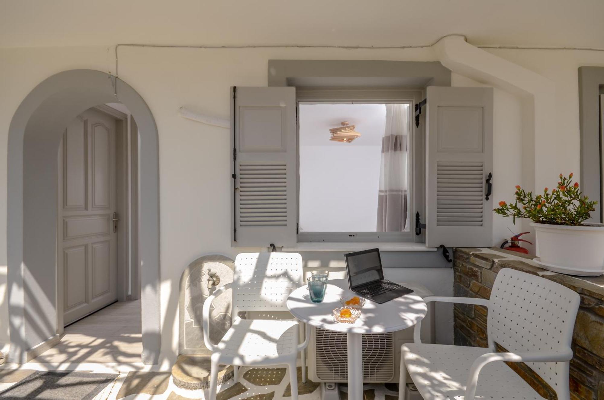 Sofi Pension Naxos City Esterno foto