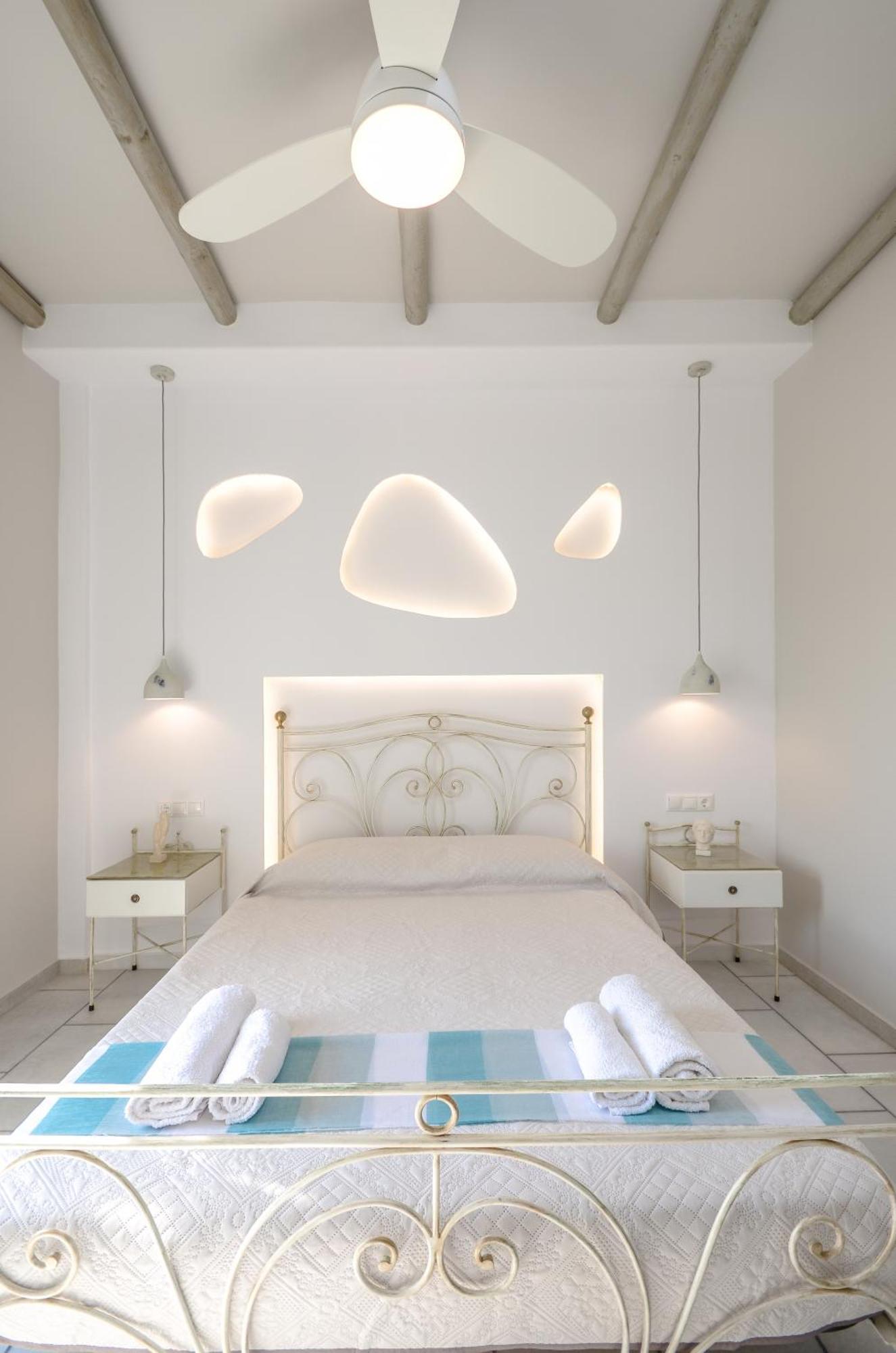 Sofi Pension Naxos City Esterno foto